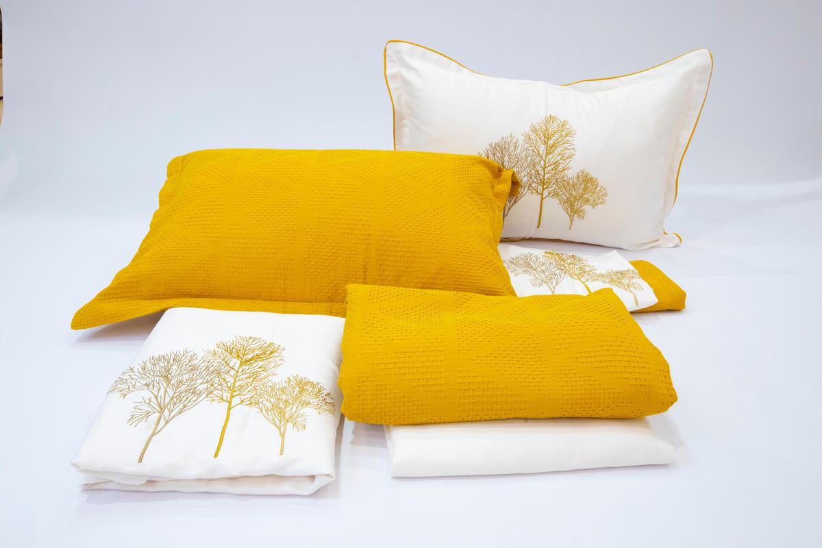 Unwrap Luxury and Style: Why Duvet Cover Sets Make the Ideal Gift for Loved Ones