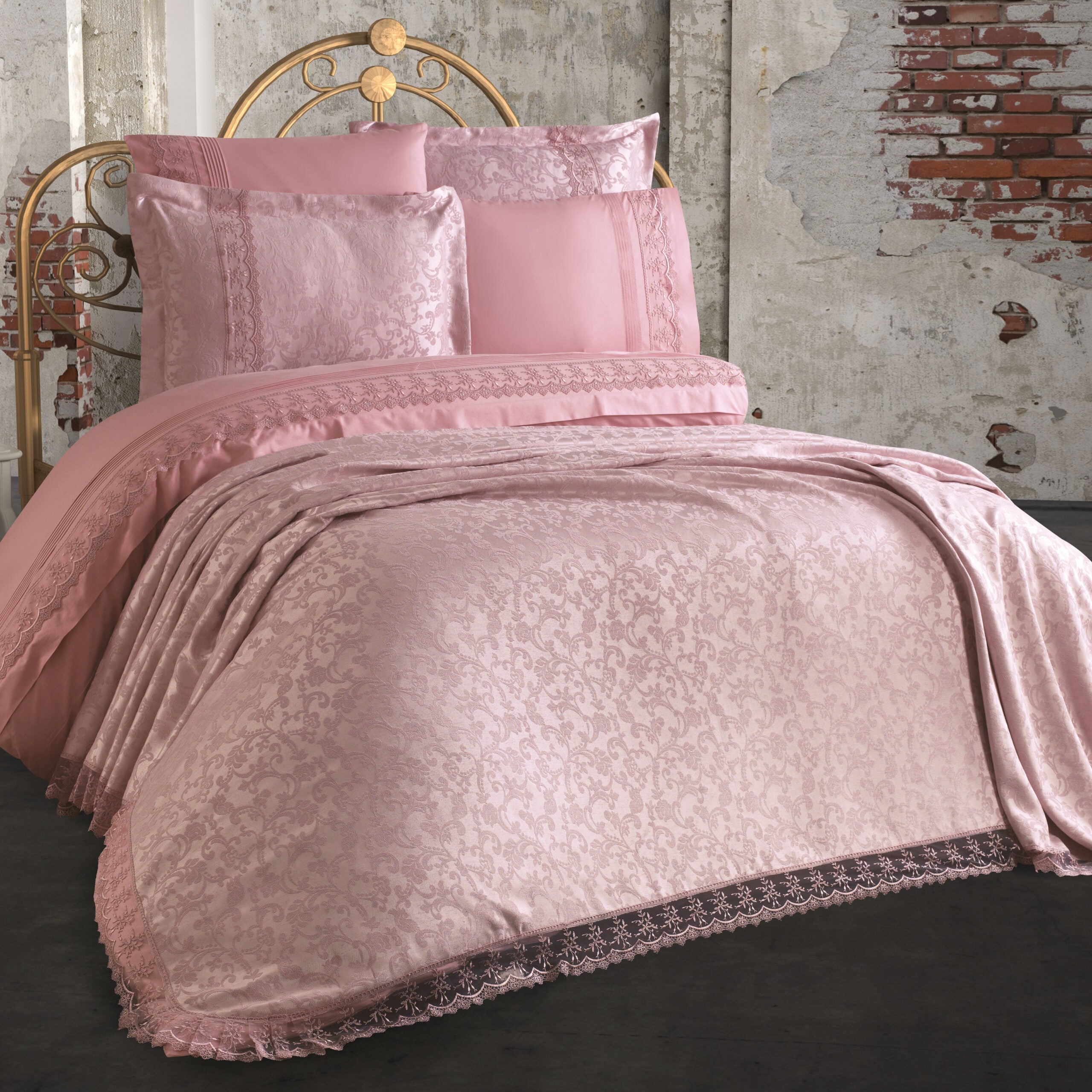 From Tradition to Trend: Embracing the Charm of Bride Pique Sets for Modern Brides